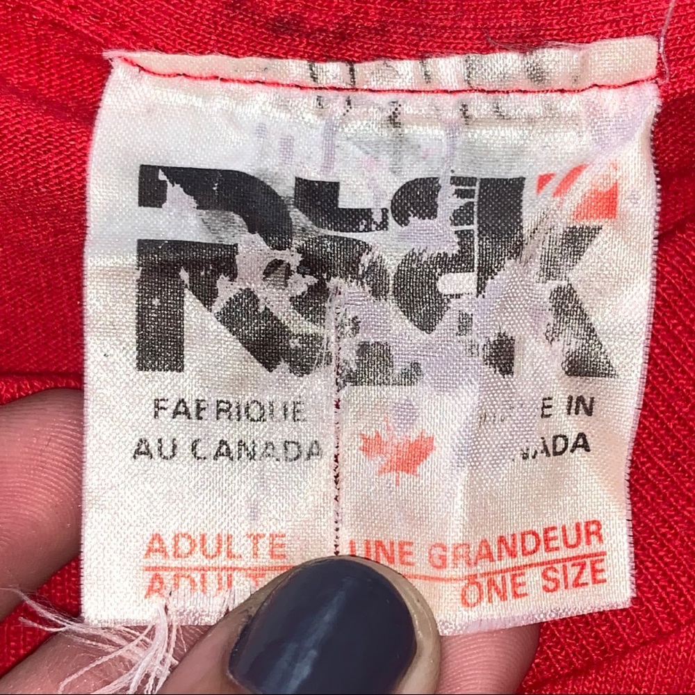 Vintage Montréal single stitch red graphic tee - Picture 10 of 14